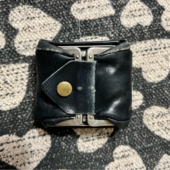 Vintage Black Leather Collapsible Coin Purse. - Picture 3 of 6